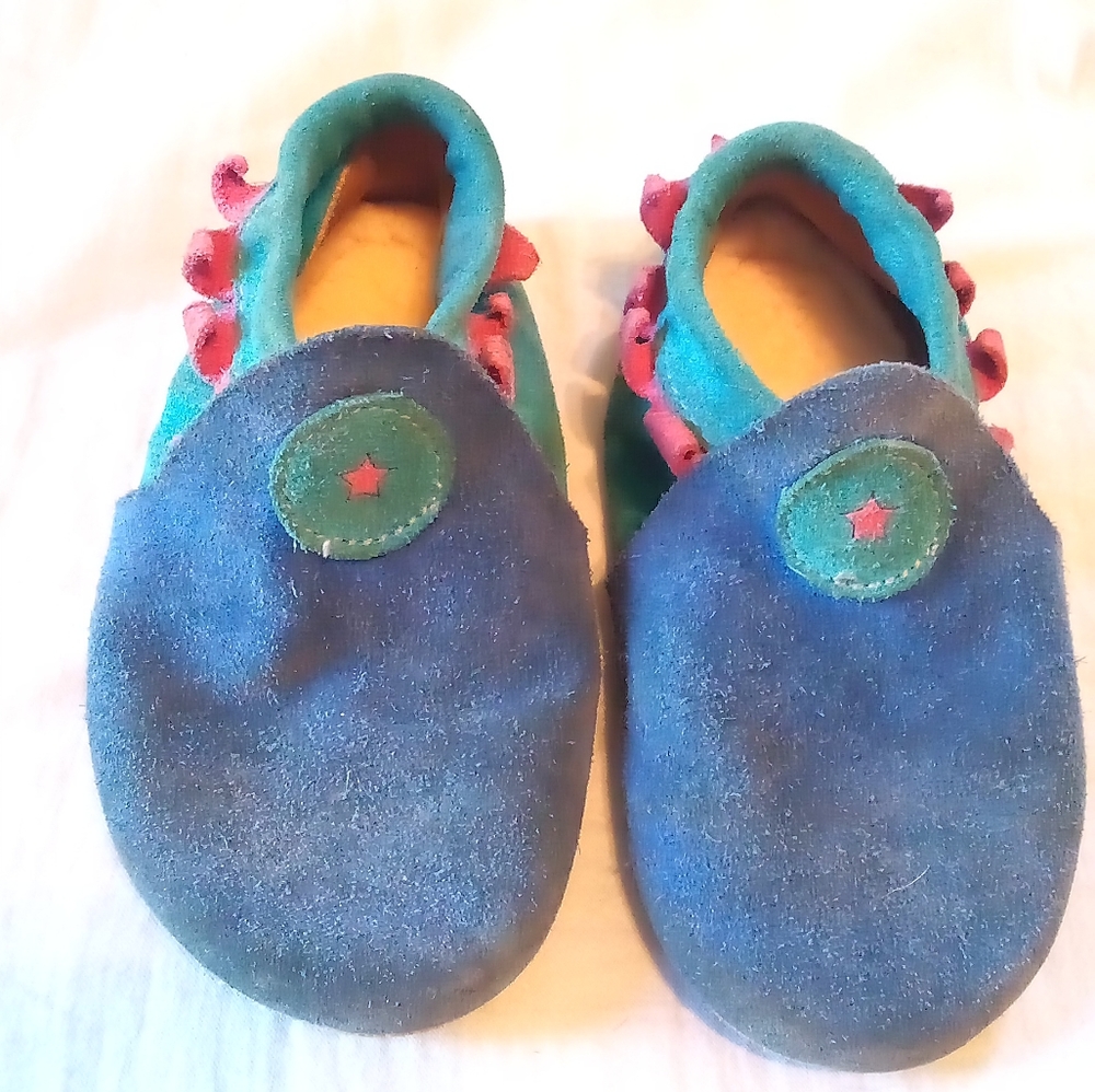 Sofstar leather slippers, classroom shoes, size 11